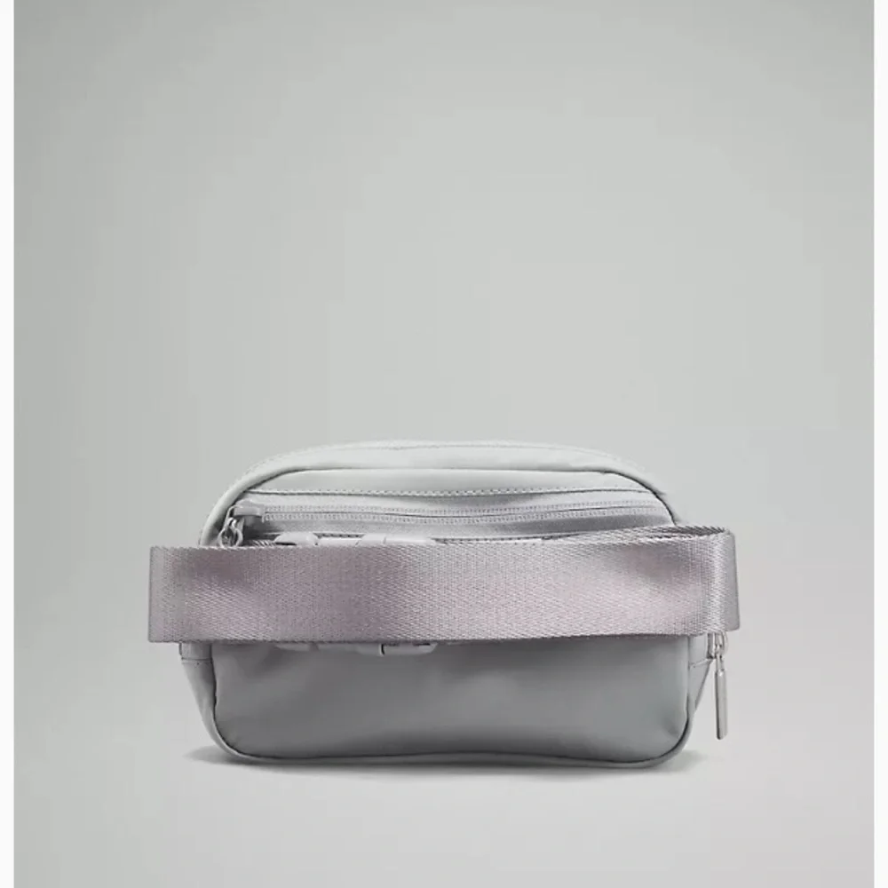 Lululemon Everywhere Belt Bag Silver Drop 1L Outdoors Fitness Travel Hiking Walk